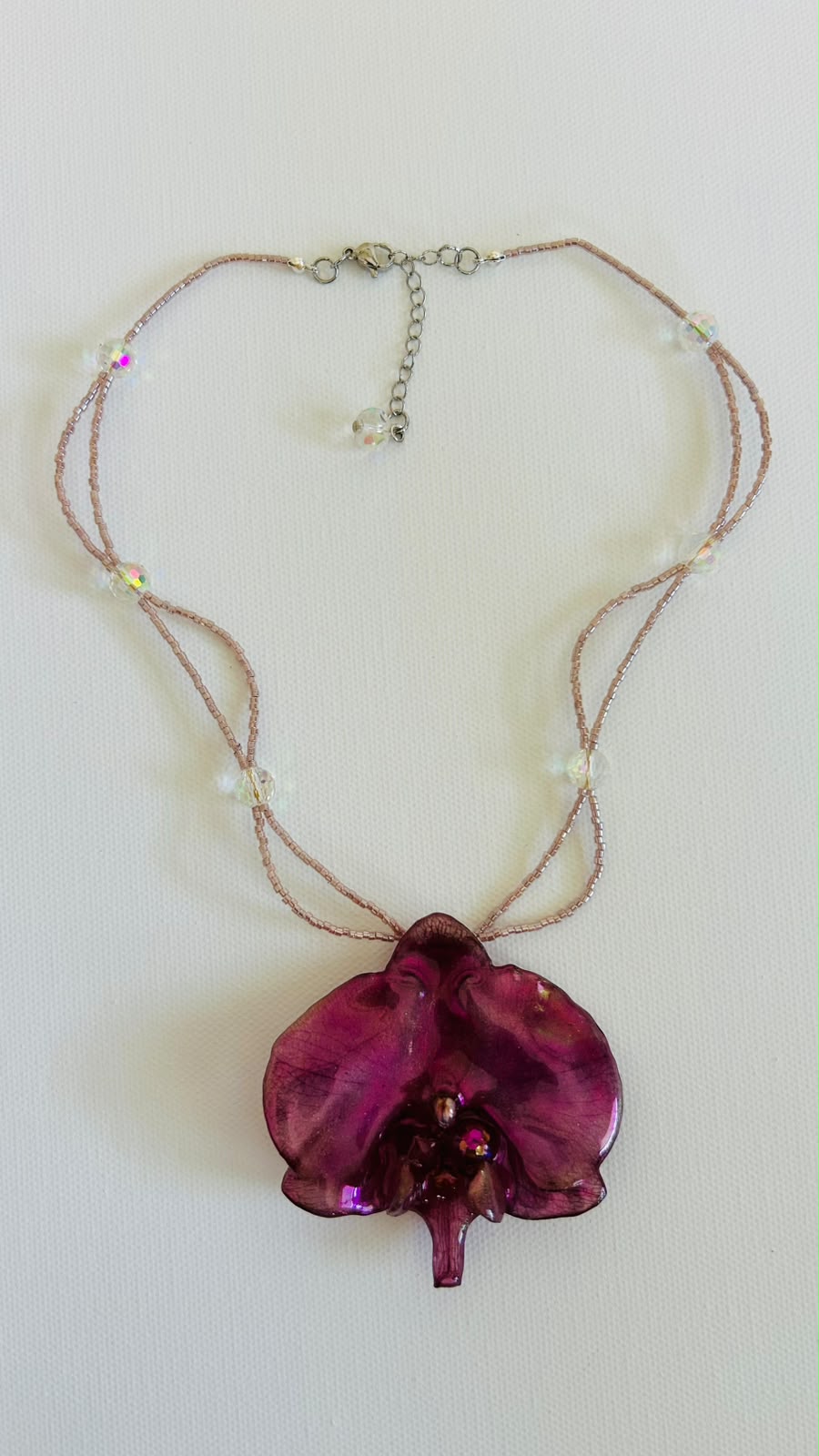 Aura violeta metálico